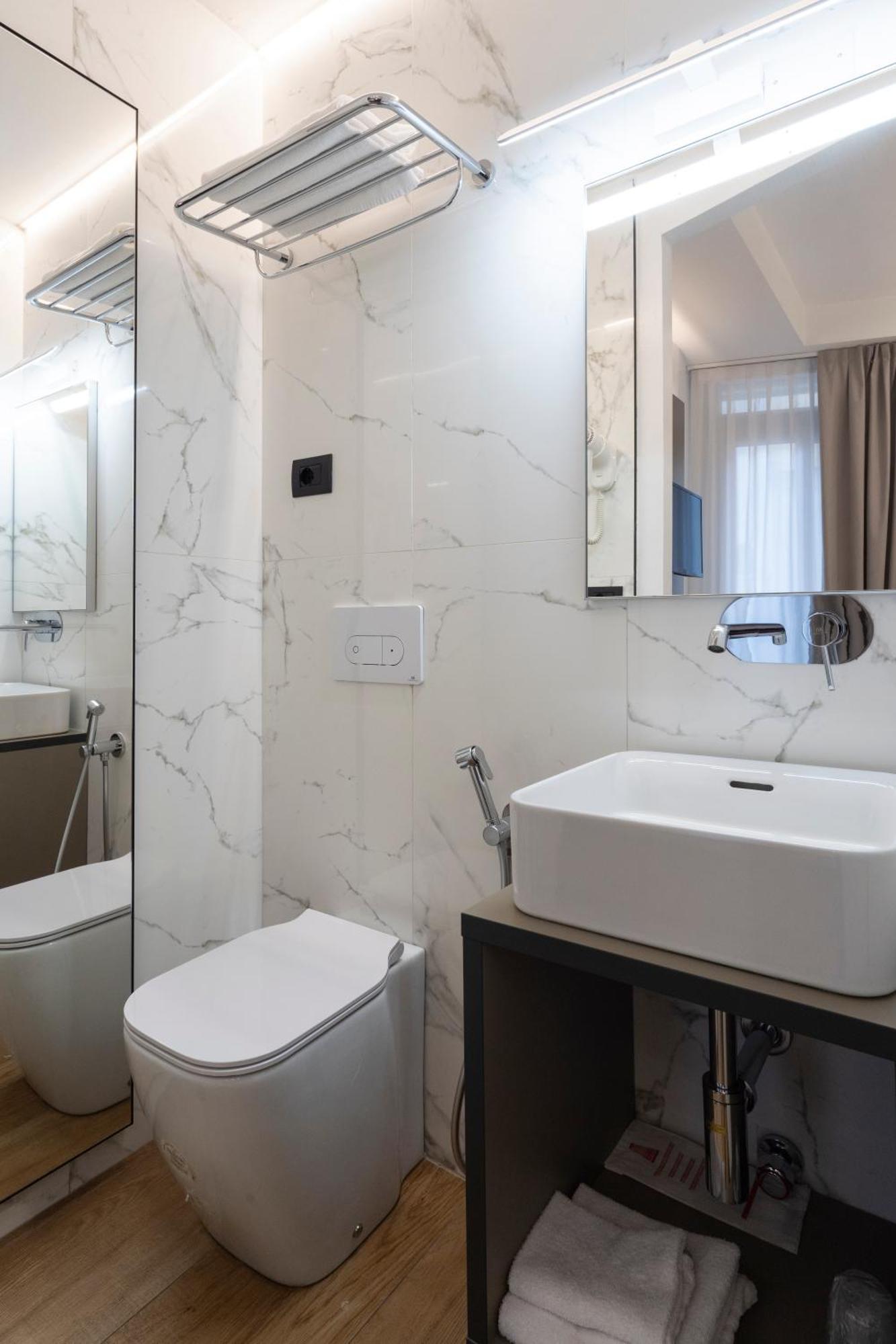London Hotel 2*