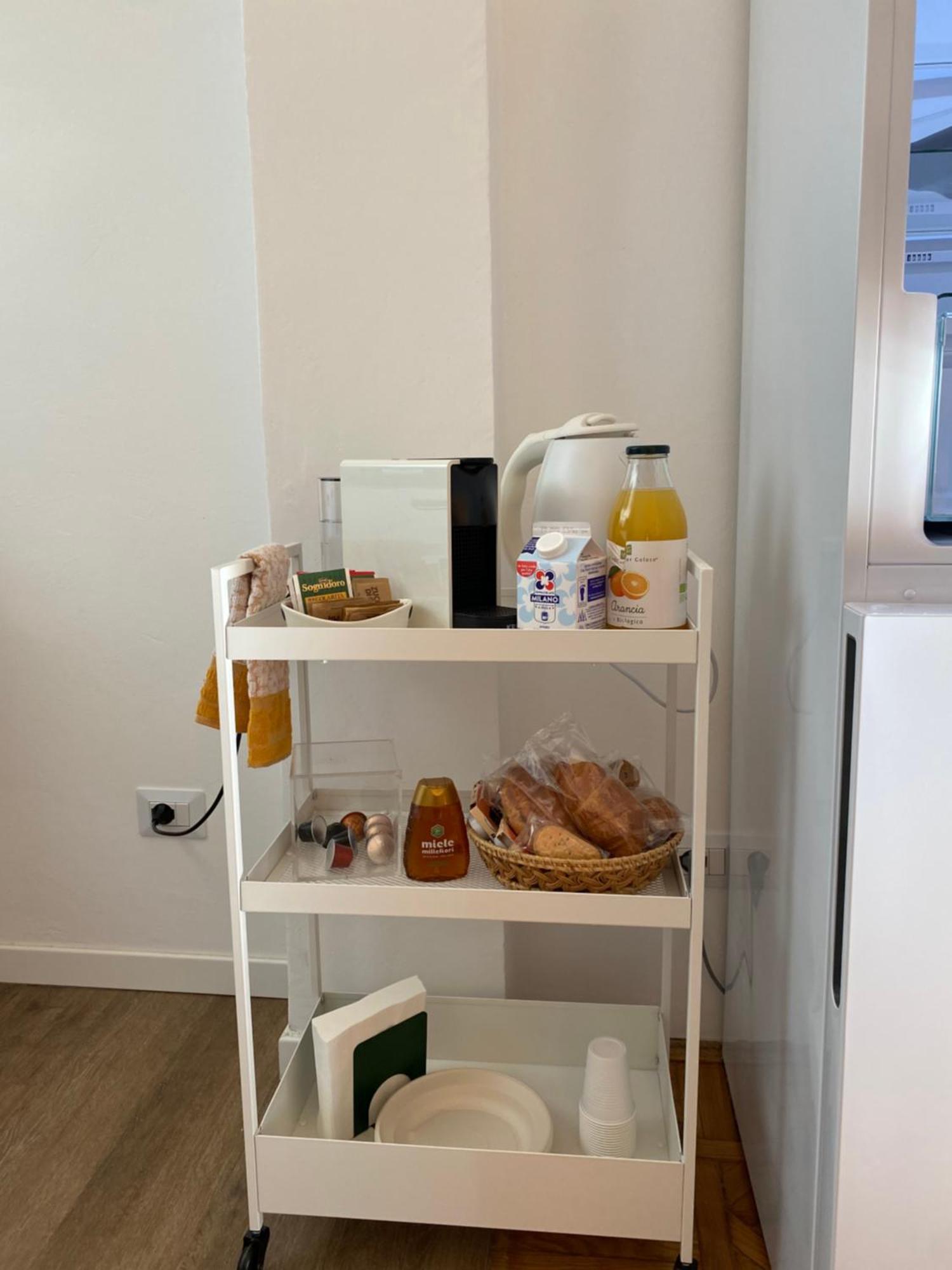 Daniela's Spazioso Ai Navigli Apartment Milan