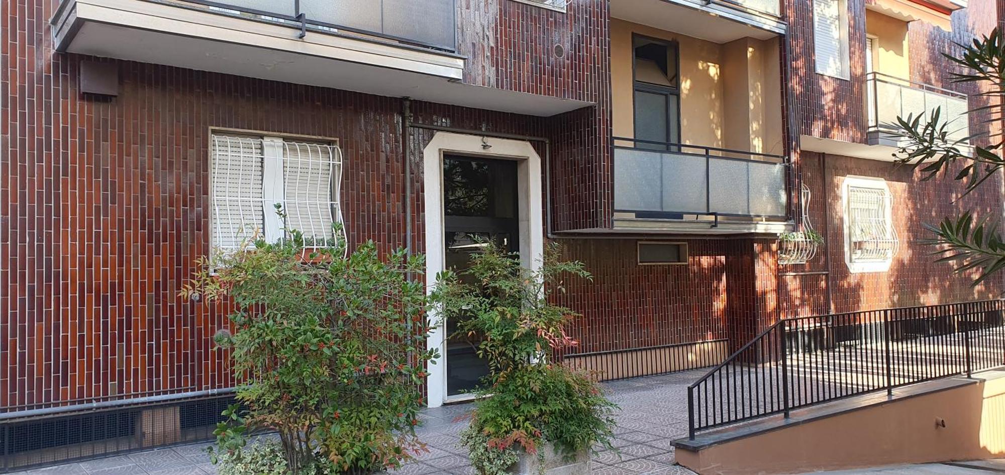 Easy Apartment