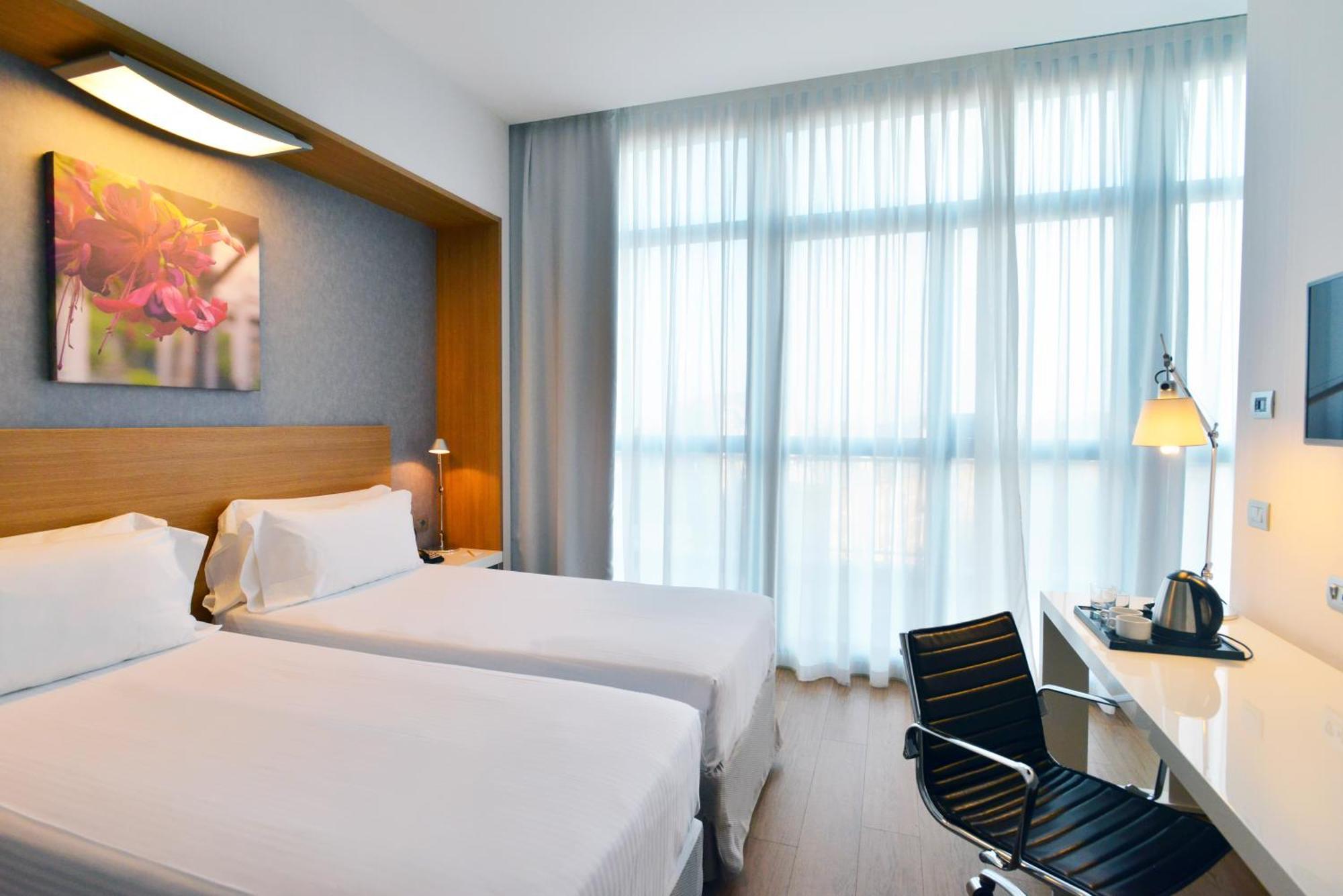 Hotel Hilton Garden North 4*