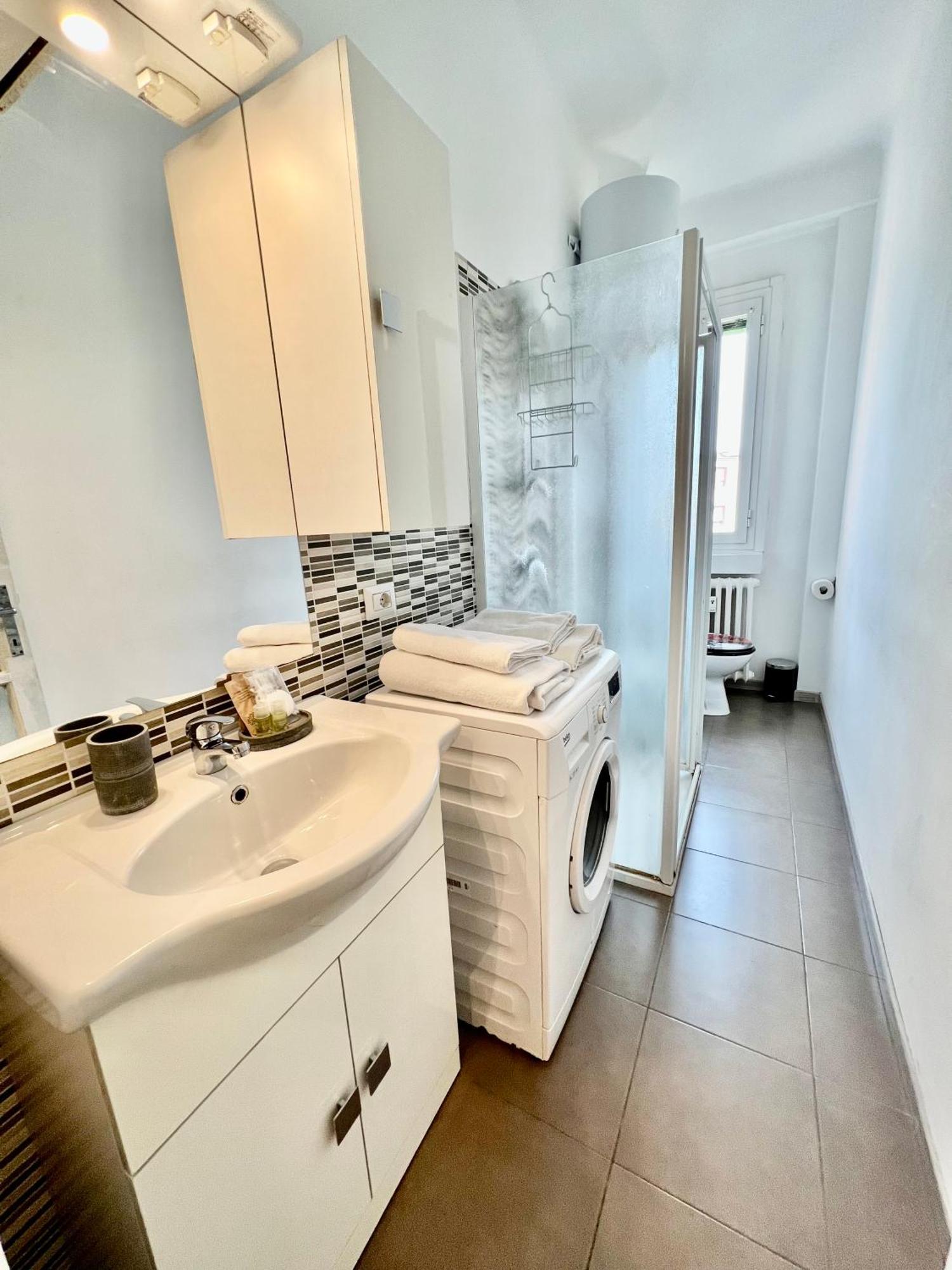 Cozy 3 Km Away From Duomo * Milan