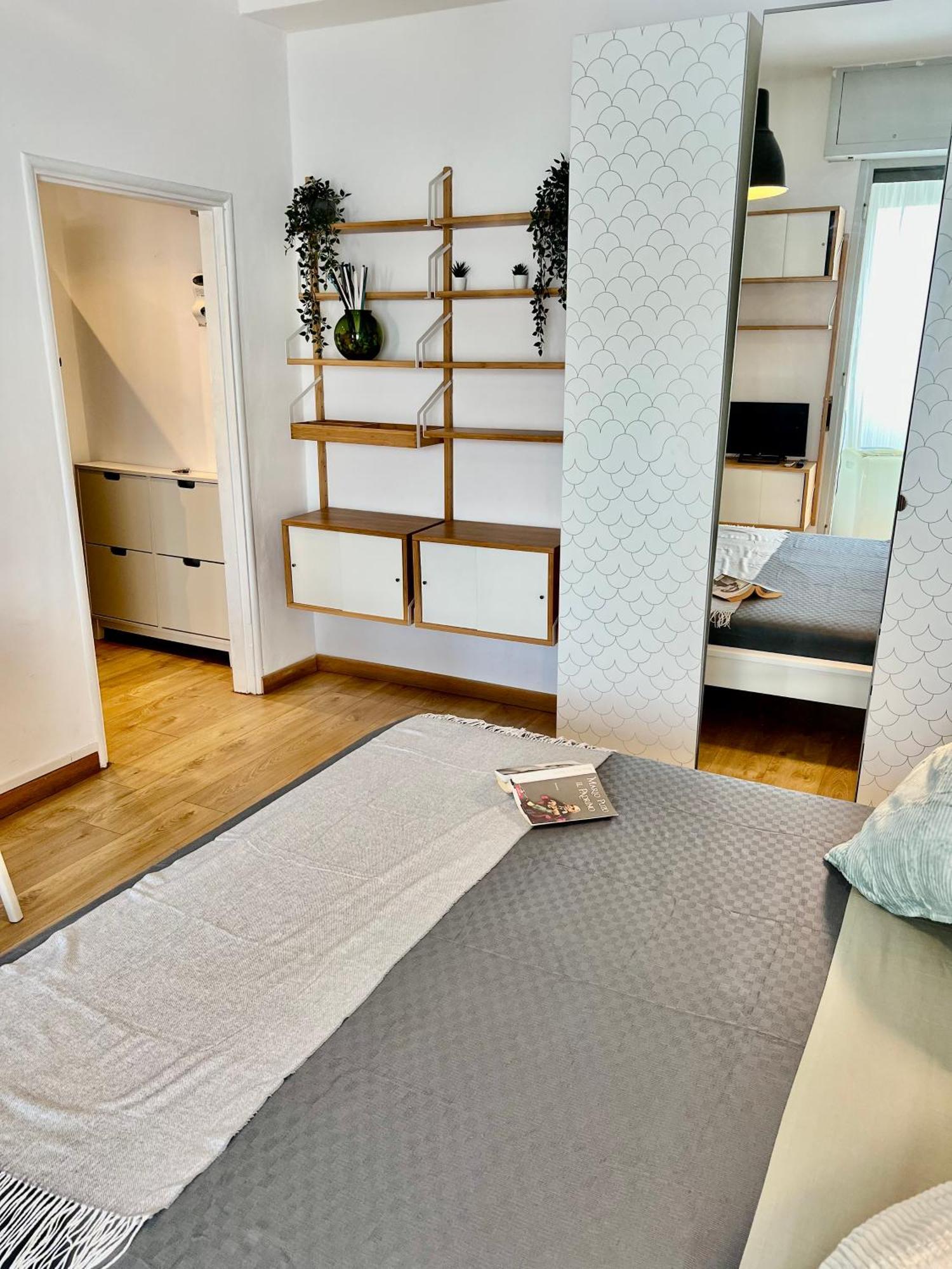 Cozy 3 Km Away From Duomo Apartment Milan