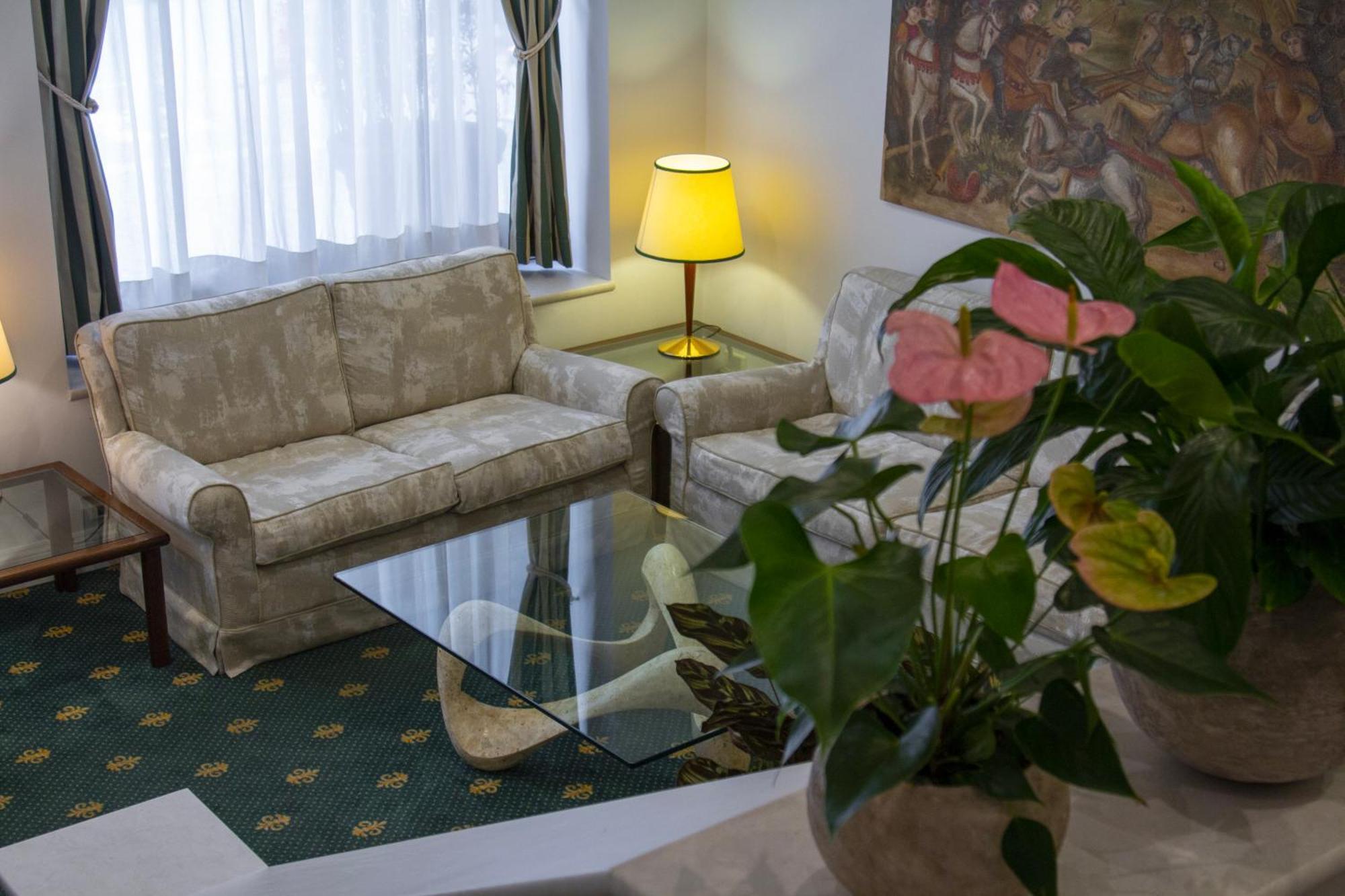 Flora 3* Milan