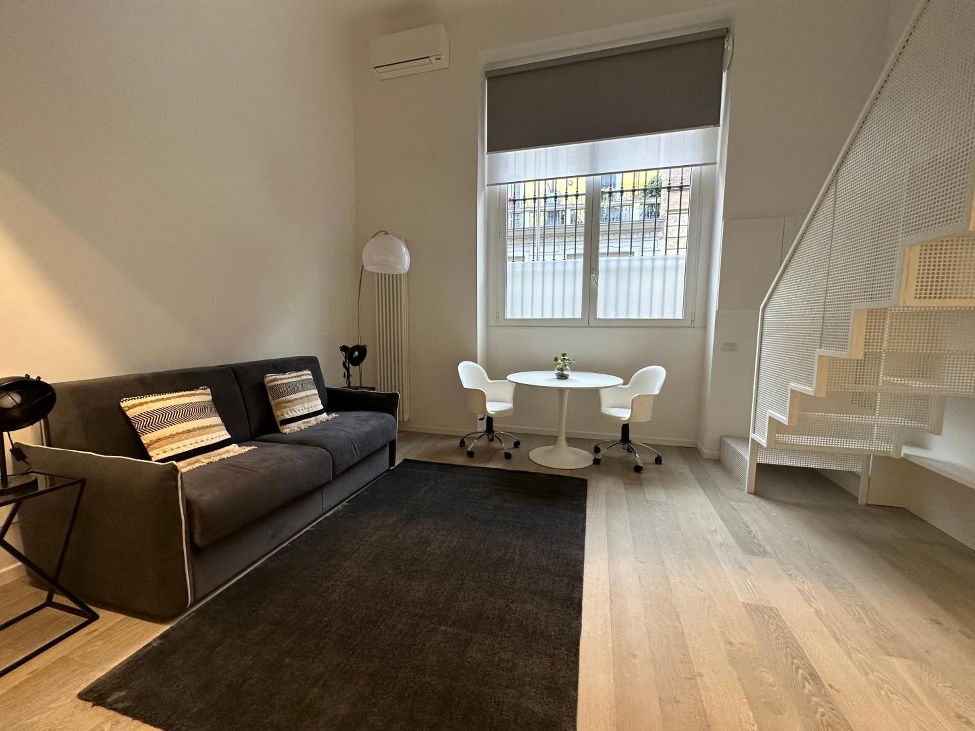 White In Apartment Milan