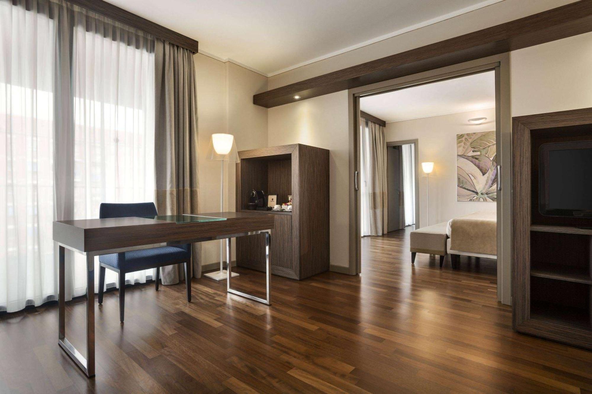 Ramada Plaza By Wyndham Hotel Milan
