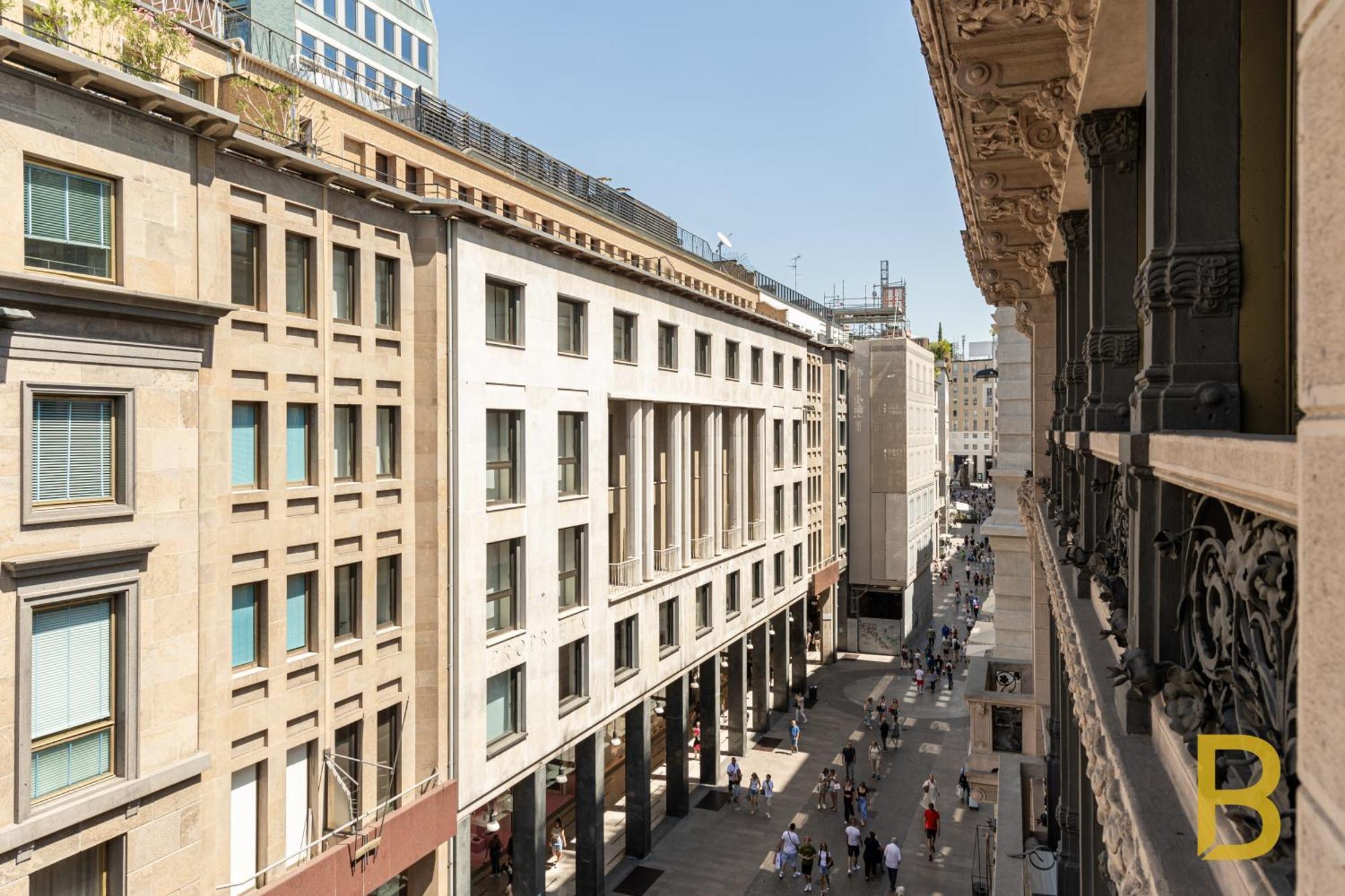 Apartment Beplace In Duomo Milan