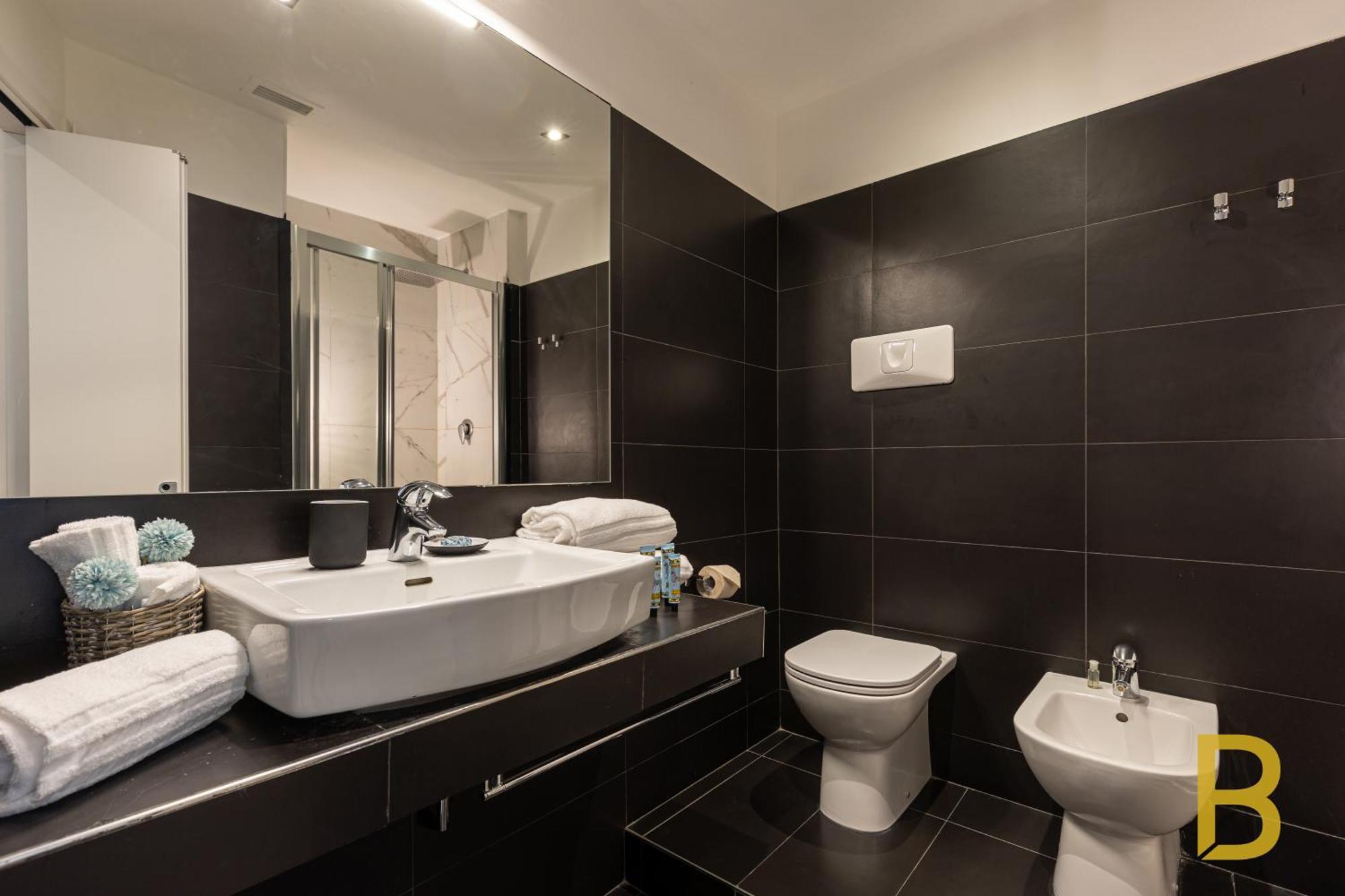 Apartment Beplace In Duomo Milan