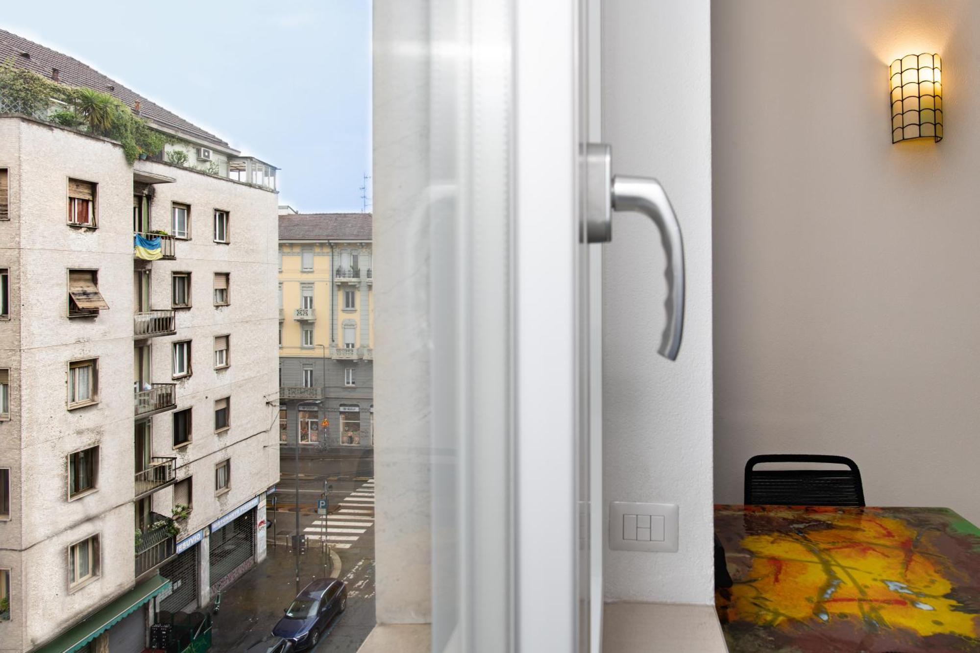 Luxury Cozy By Station - Cafe Apartment Milan