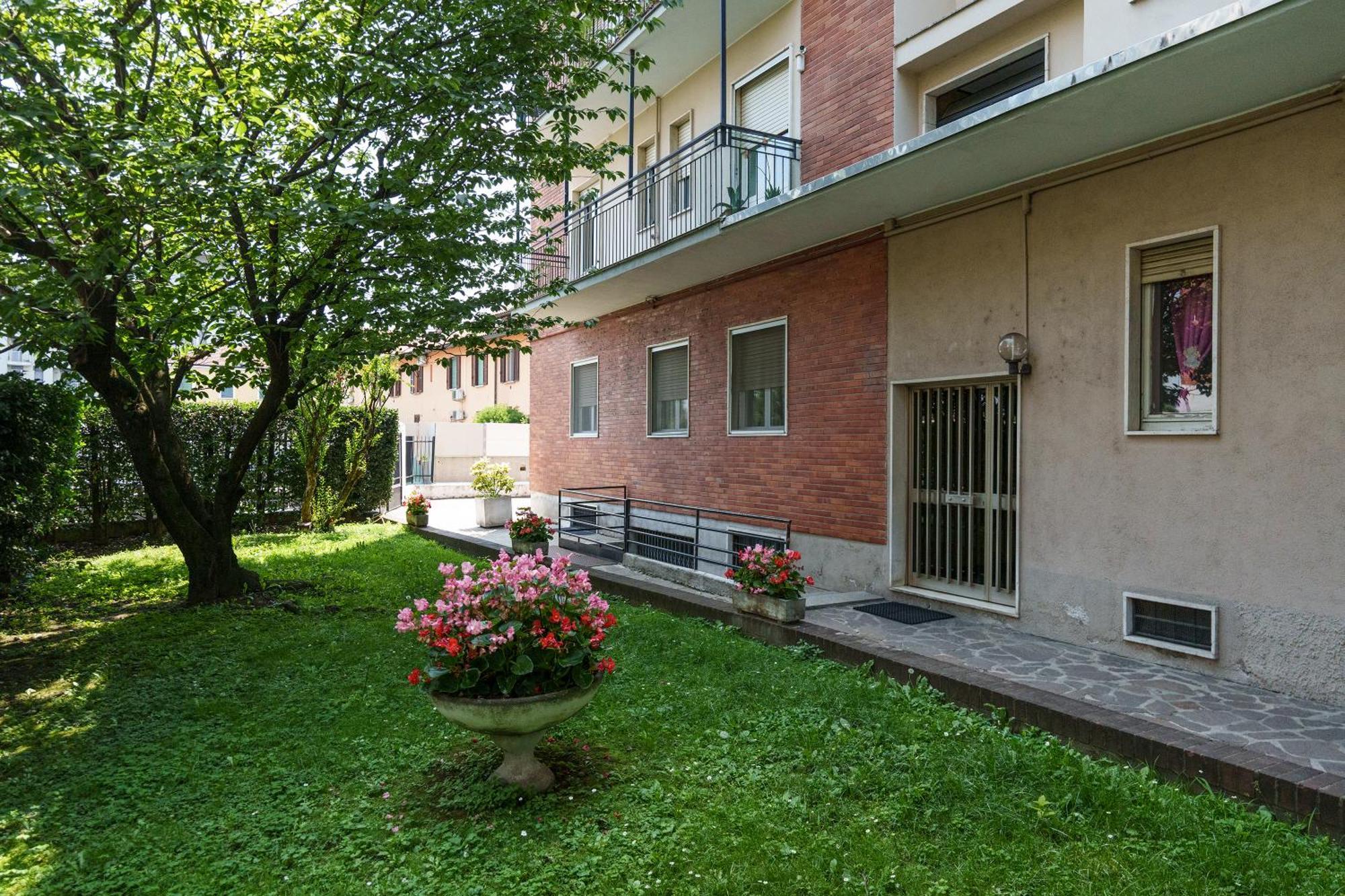 Apartment Duomo/linate Parcheggi Gratis E Tram Sotto Casa *