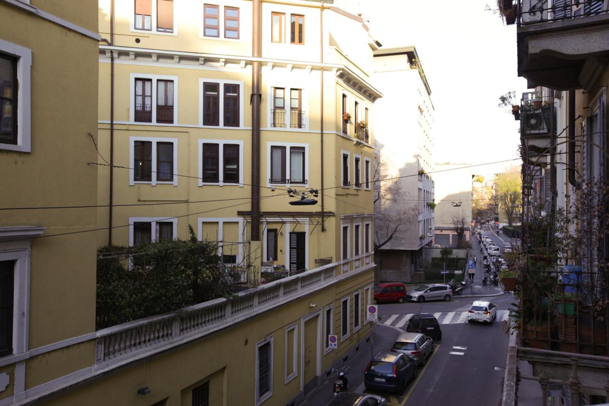Amazing In Center With Balcony Apartment