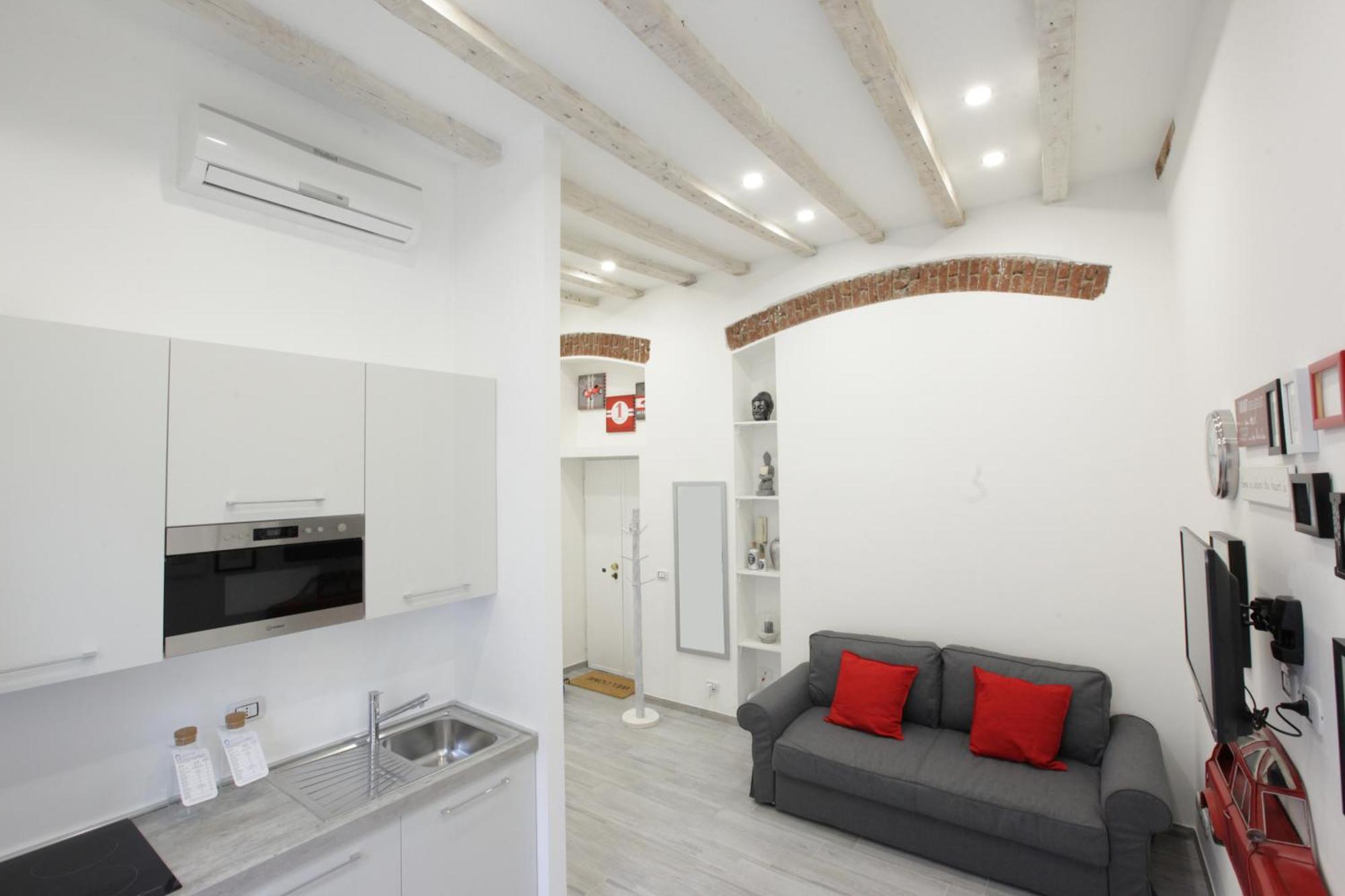 Apartment Amazing In Center With Balcony Milan