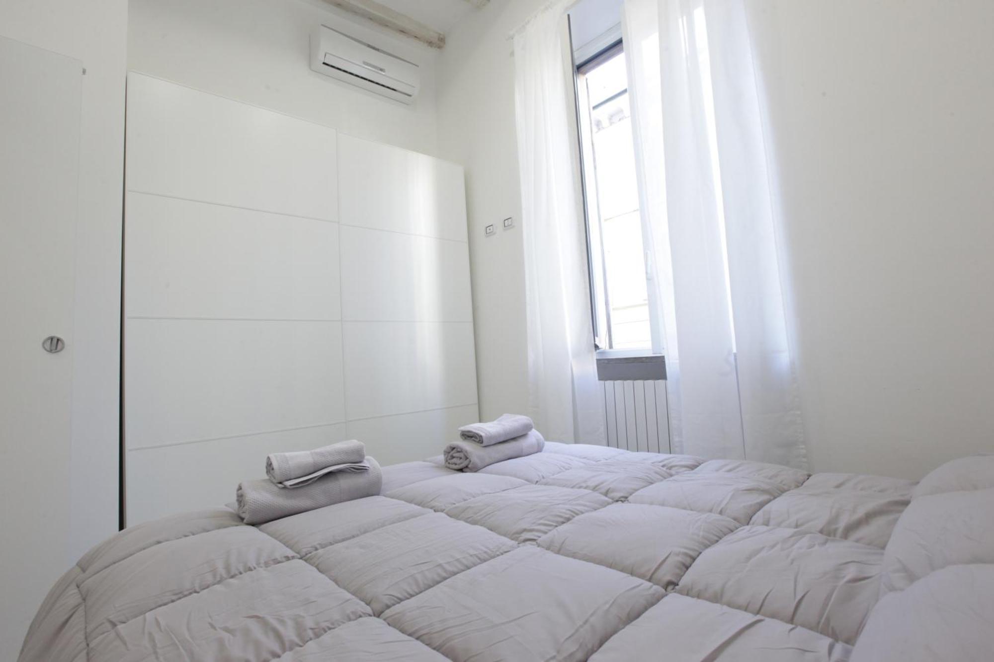 Amazing In Center With Balcony Apartment