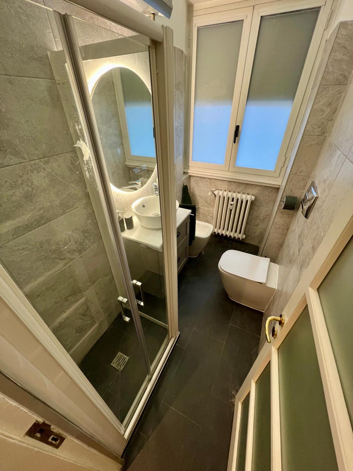 La Bella Charme 3 Km Away From Duomo/ Netflix & Wi-fi Included Milan