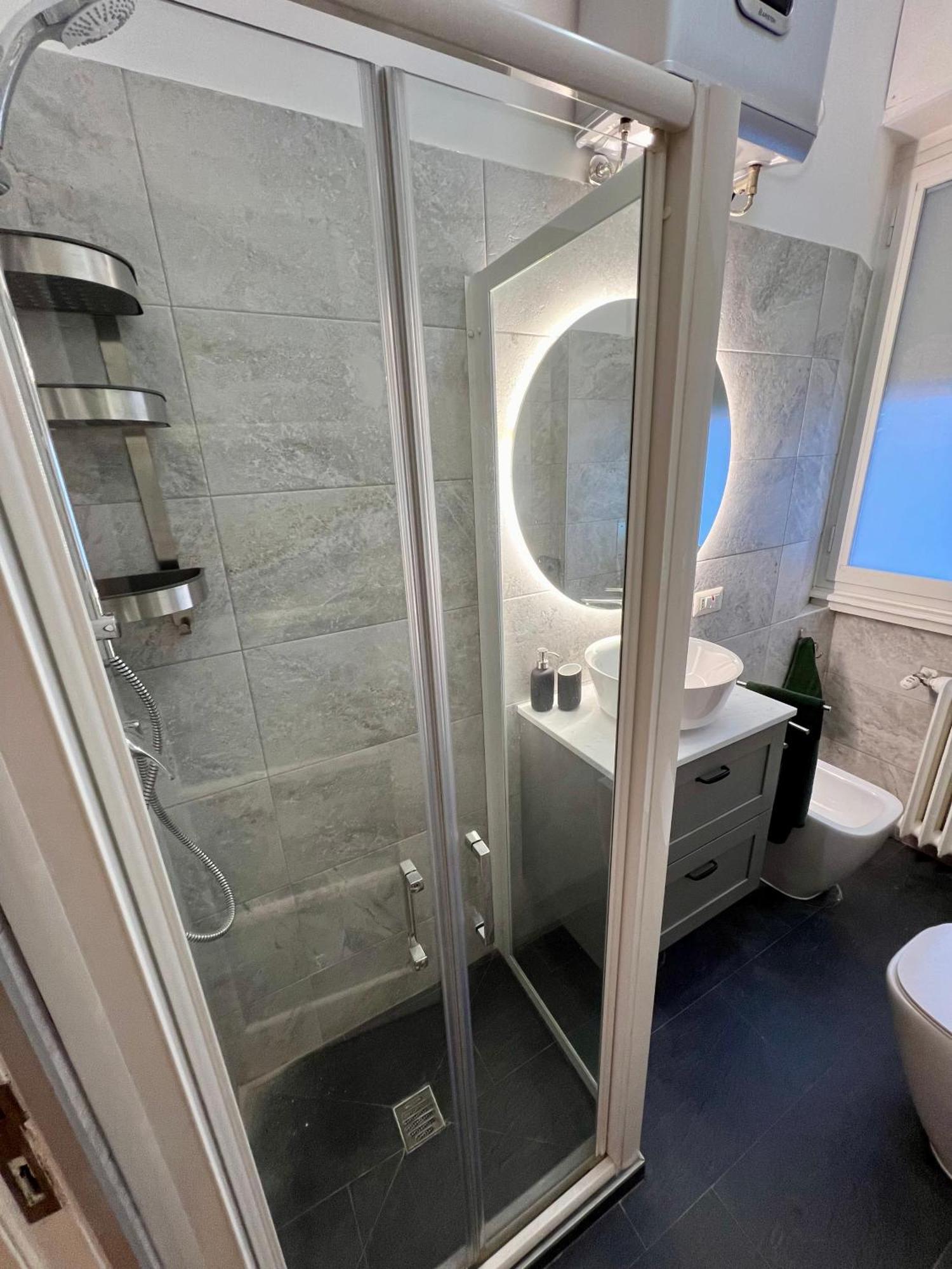 Apartment La Bella Charme 3 Km Away From Duomo/ Netflix & Wi-fi Included Milan