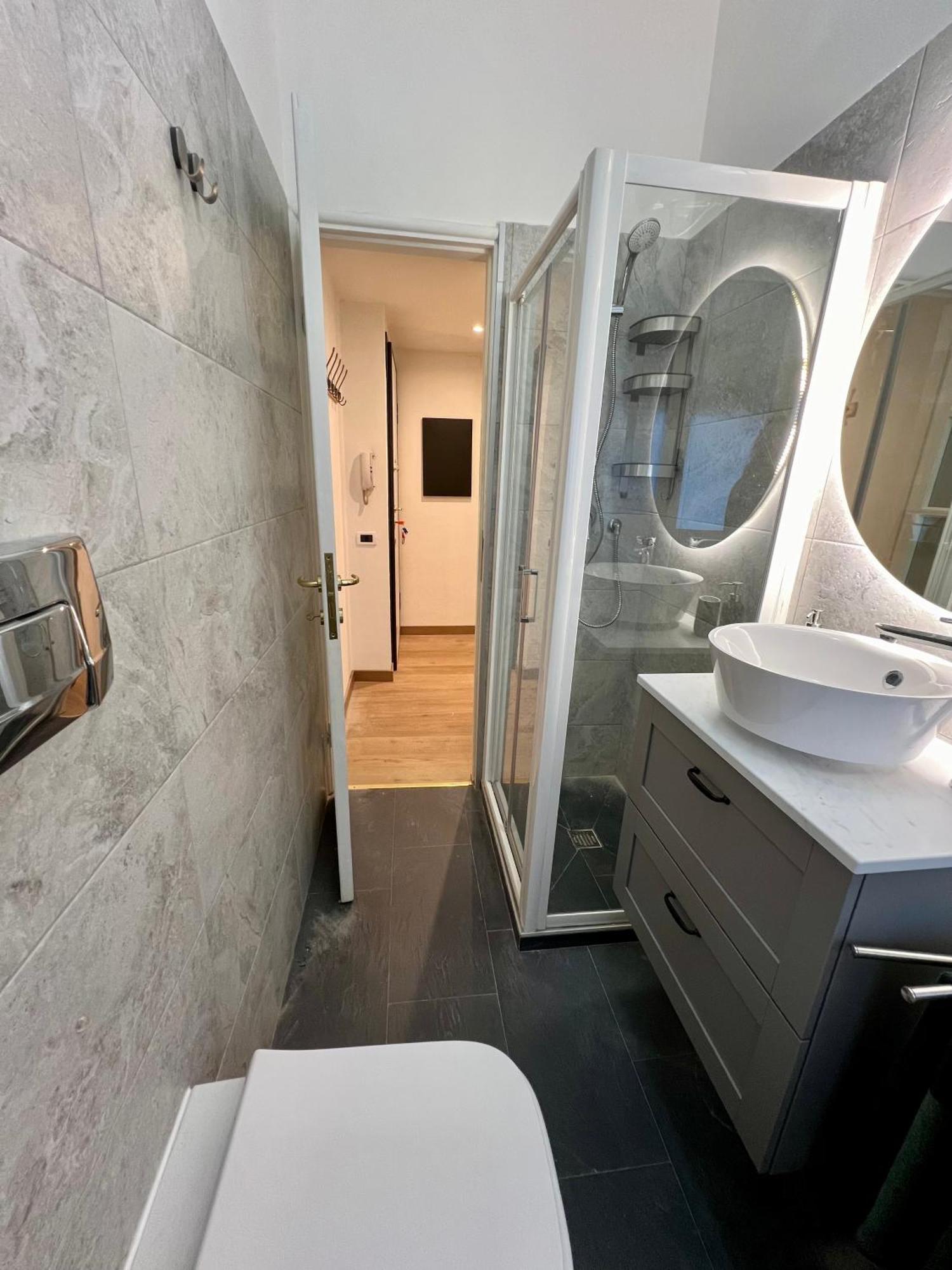 Apartment La Bella Charme 3 Km Away From Duomo/ Netflix & Wi-fi Included