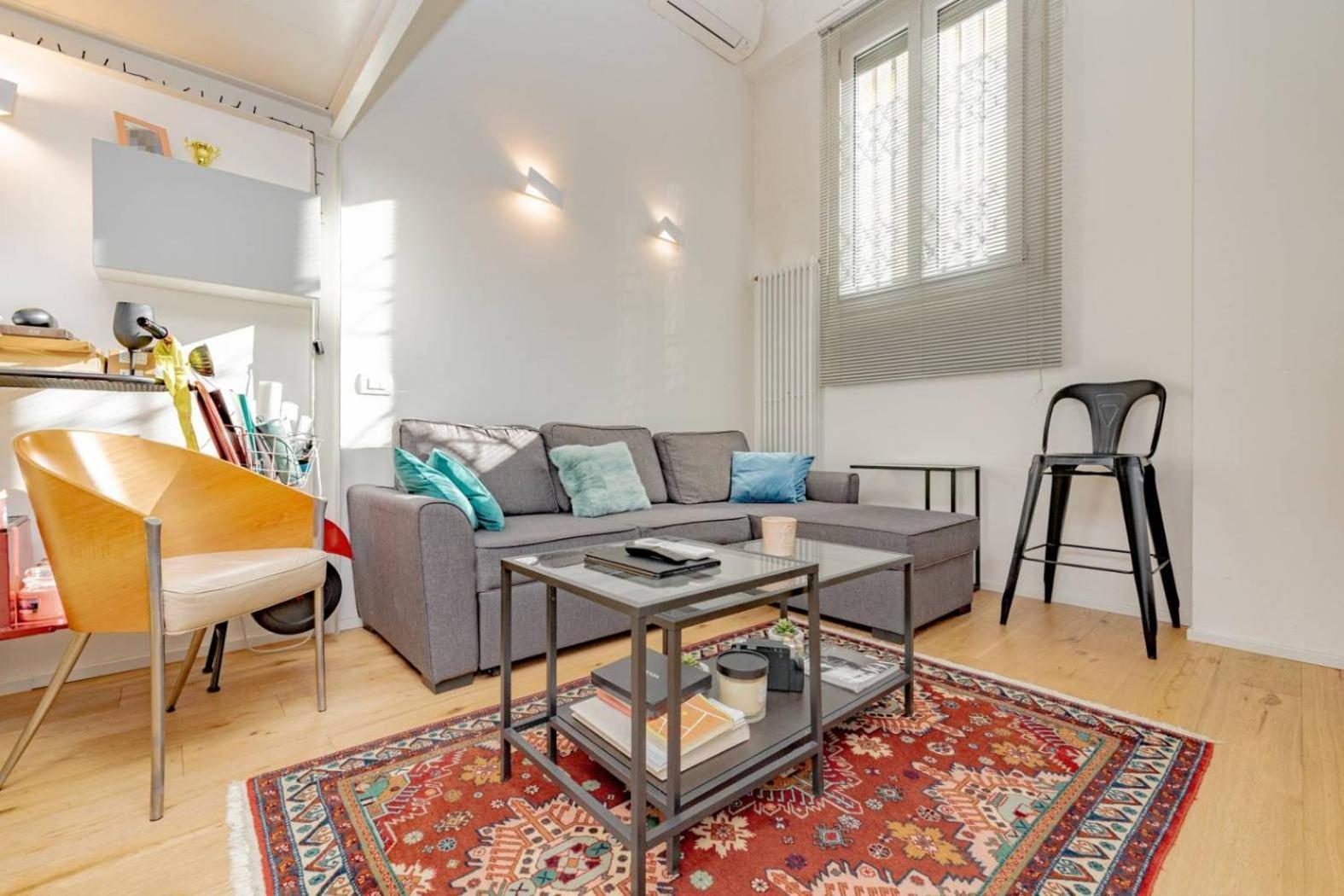 Cozy Near Bocconi Apartment *