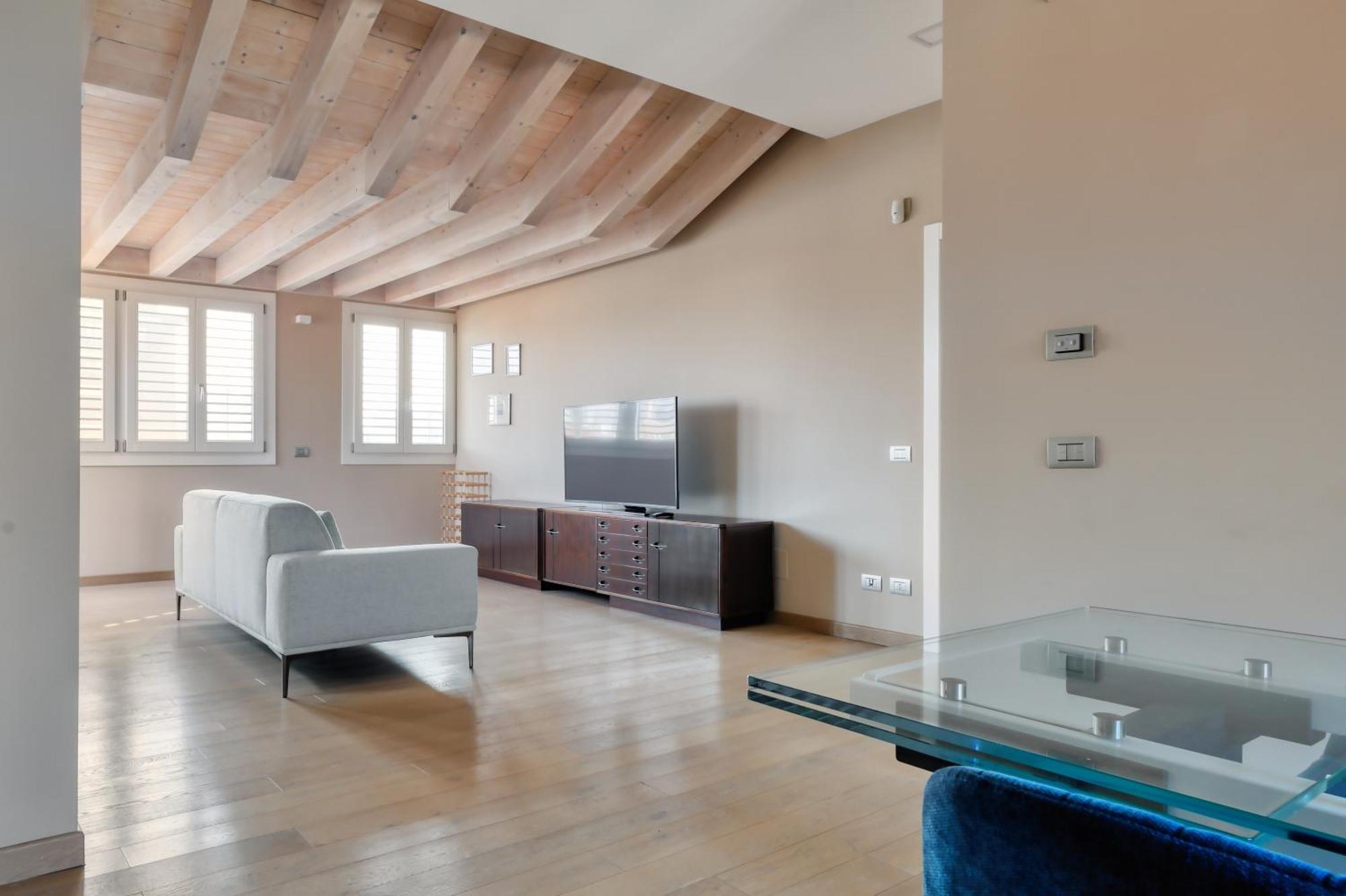 Joivy Elegant With Parking And Balcony