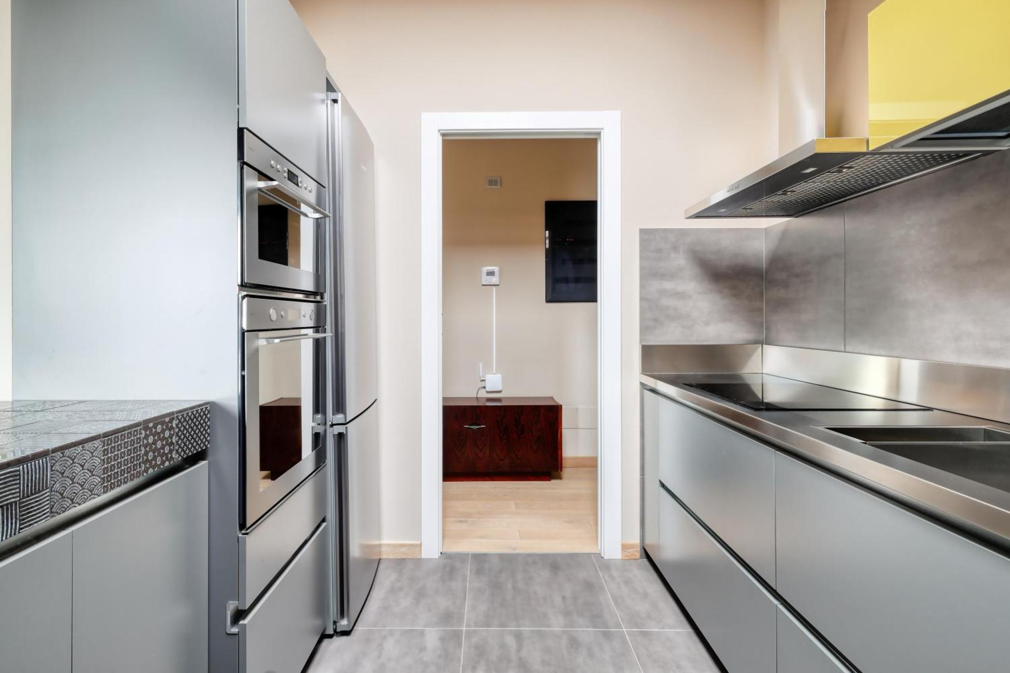 Joivy Elegant With Parking And Balcony Milão