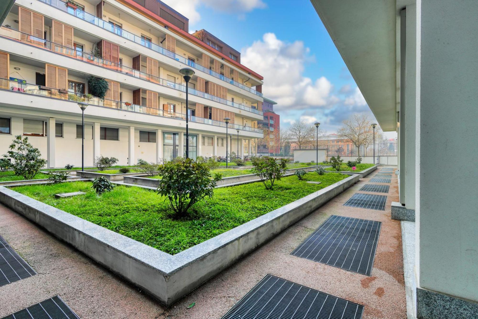Apartamento Joivy Elegant With Parking And Balcony Milão