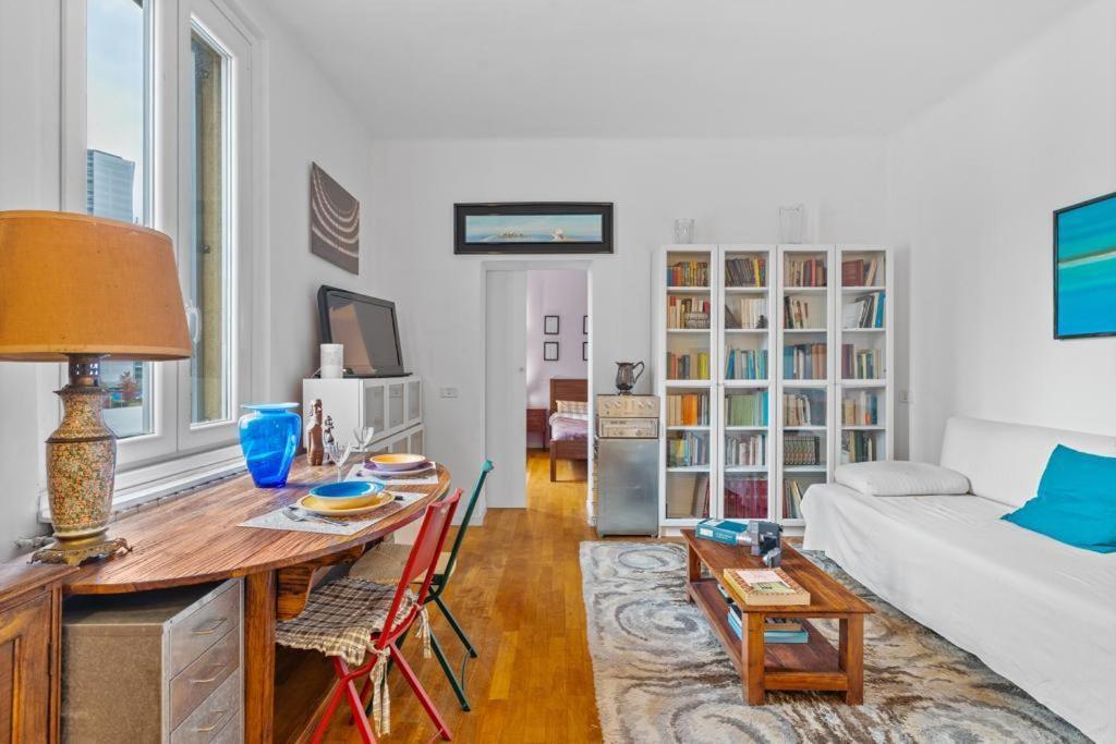 Milano- Stazione Garibaldi Ecletic Apartment Milan