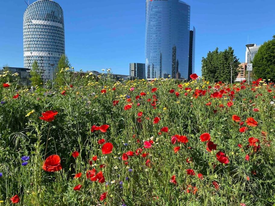 A Due Passi Dal Bosco Verticale Milan