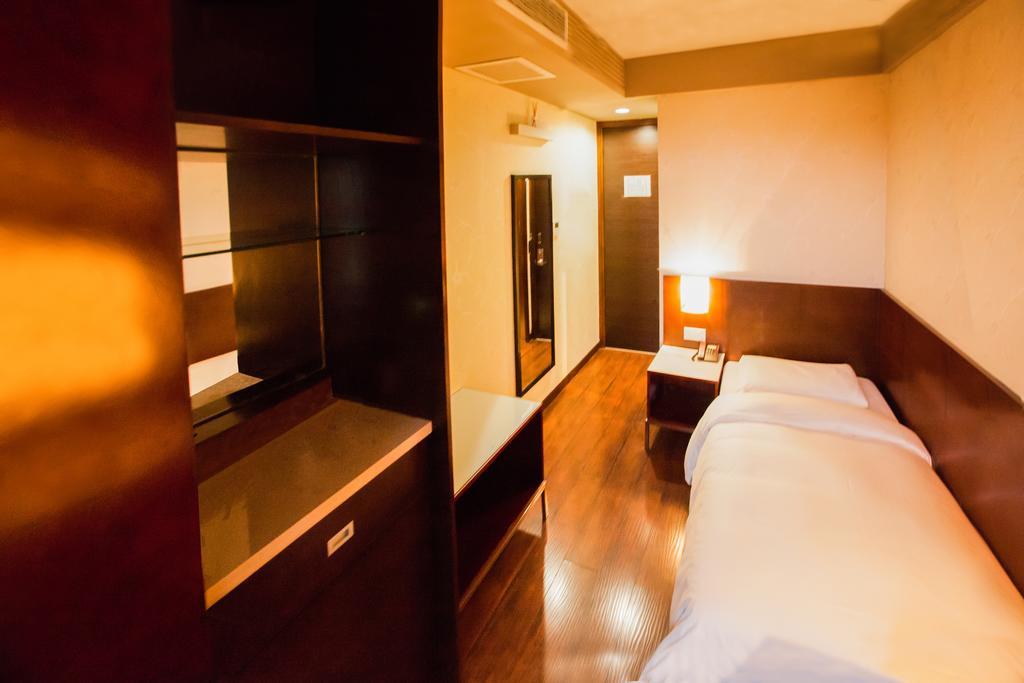 Hotel Huaxia 4*