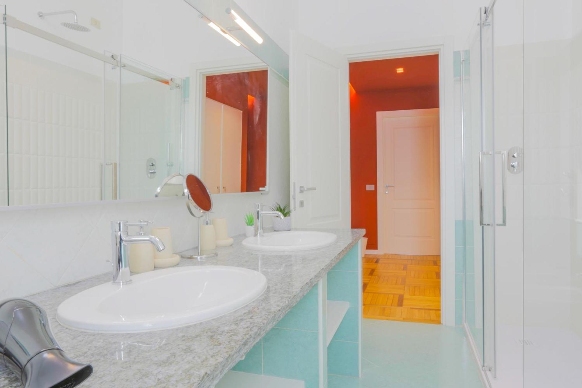 Private Luxury 5 Bedroom - Station Milano