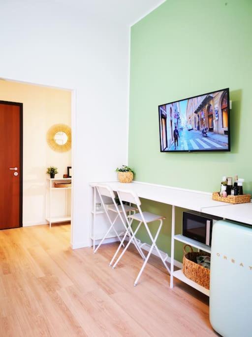 Sunny Flat 50 Meters From The Metro Apartment Milan