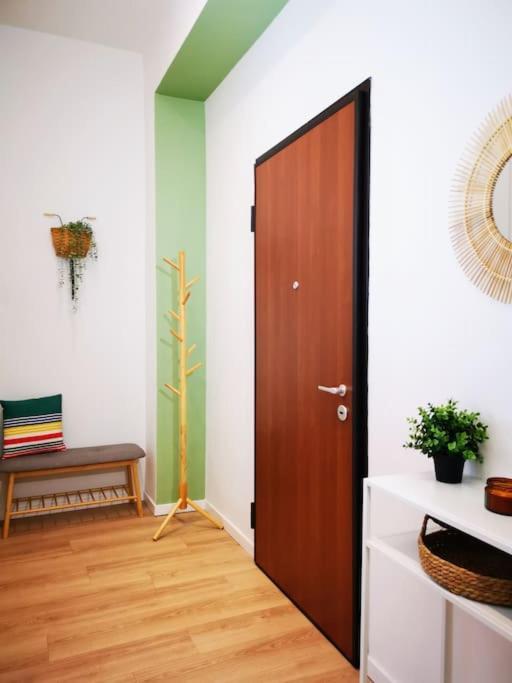 Apartment Sunny Flat 50 Meters From The Metro *