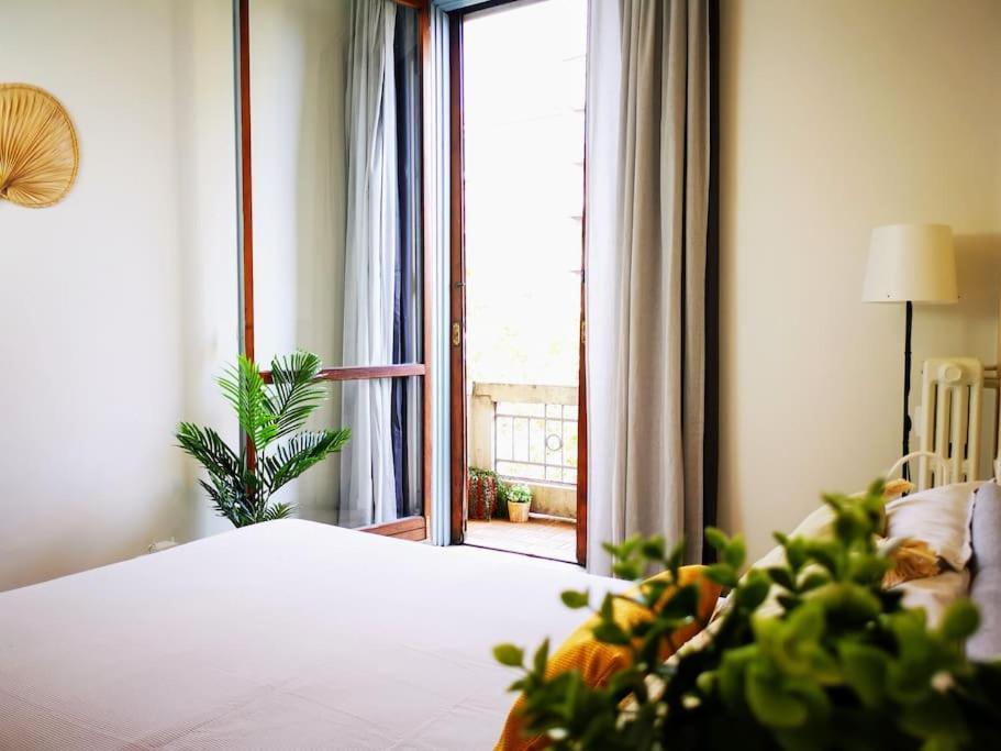 Sunny Flat 50 Meters From The Metro *