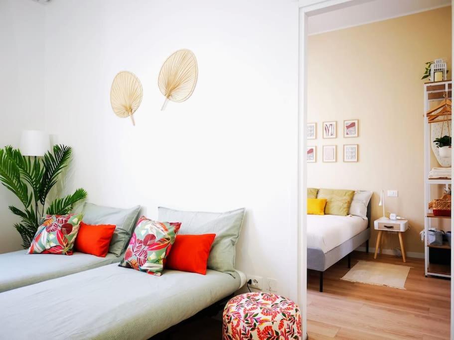 Sunny Flat 50 Meters From The Metro