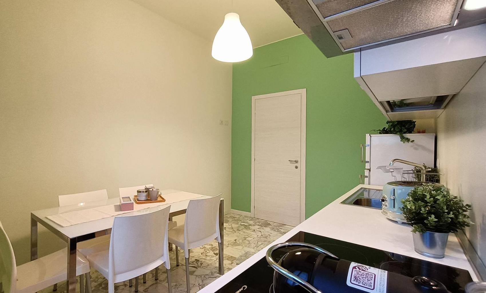 Sahi - Via Dei Ciclamini Mm1 Primaticcio, Stadio San Siro, Ospedale San Carlo Appartamento Milano
