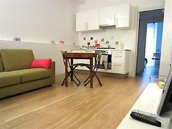 Temporary House - Design District Apartment