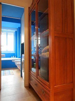 Temporary House - Design District Apartment Milan