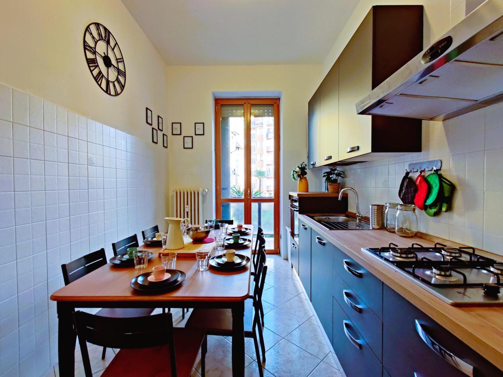 Luxury In Piazza 5 Giornate Apartment