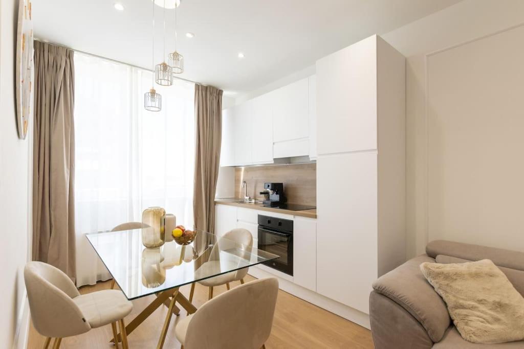 We - Prada Luxury Apartment Milan