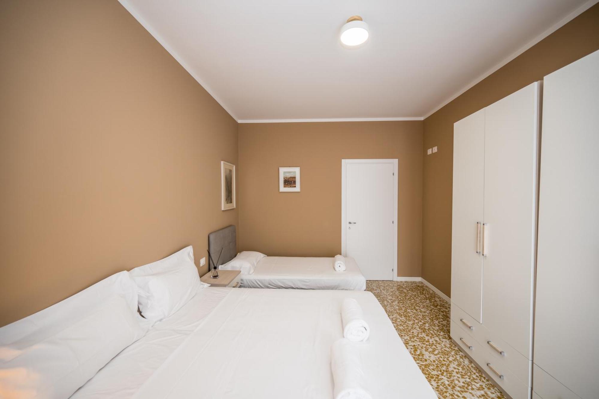 Shortmi Canonica Apartment Milan