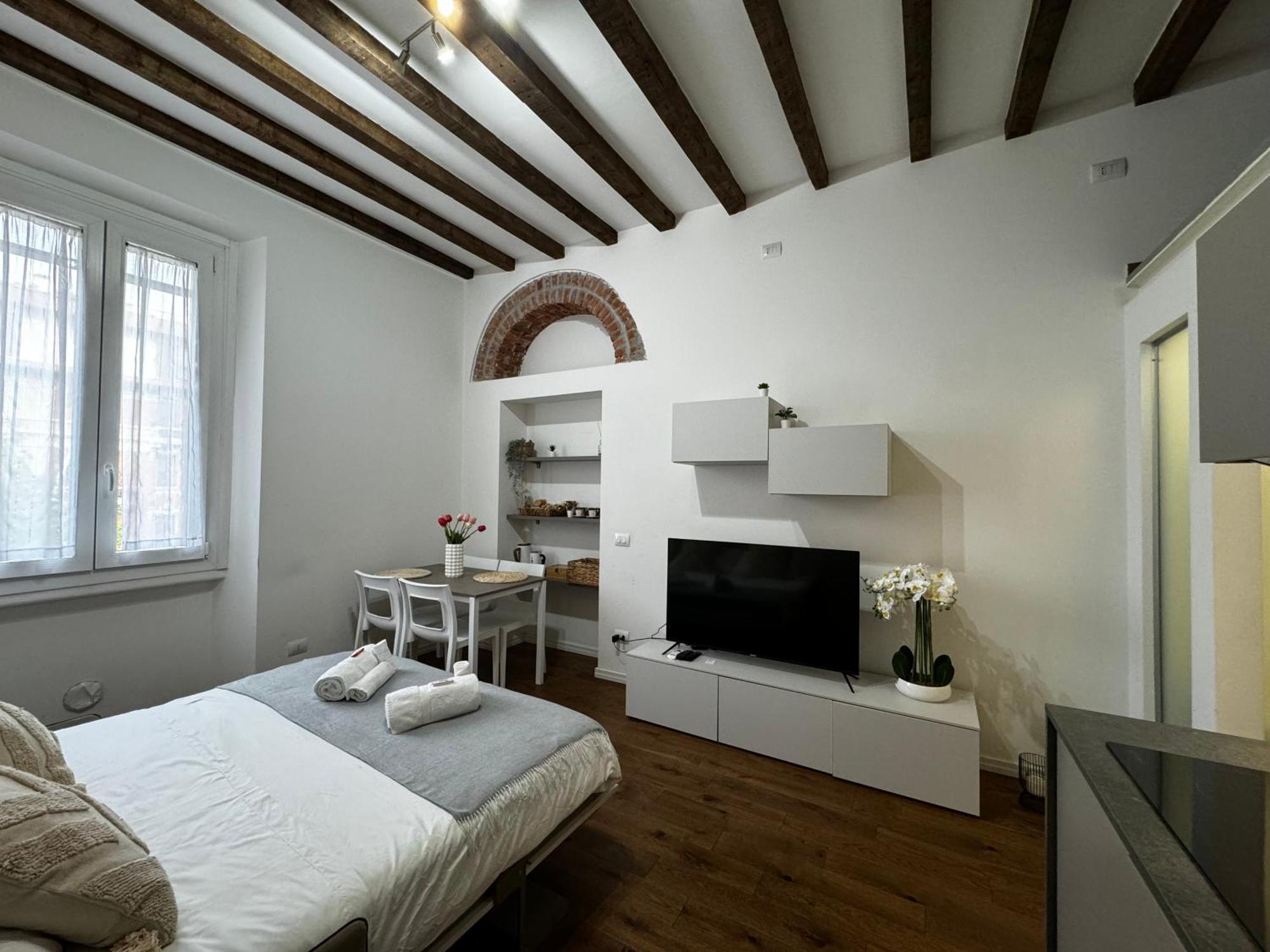 Regina In Corso Lodi - Sky Tv, Wifi E Breakfast Box Apartamento *