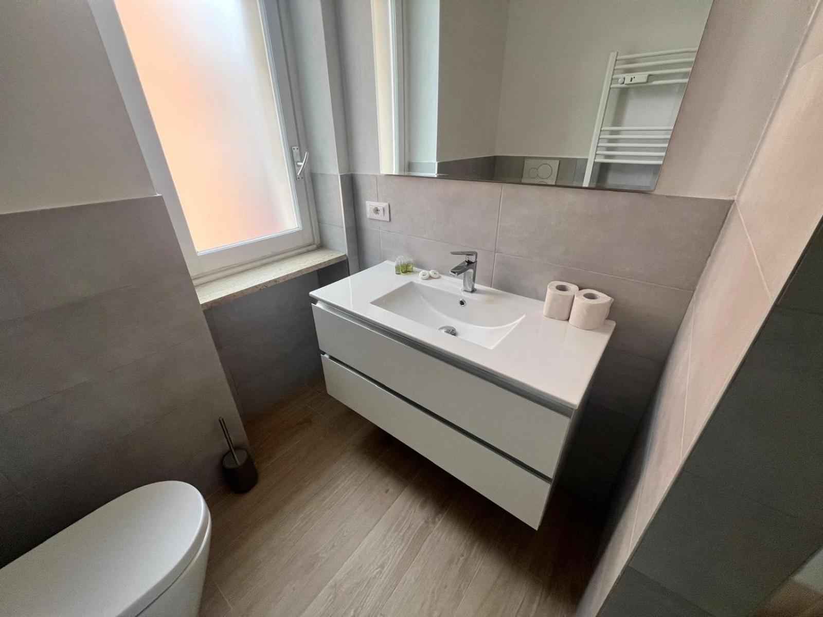 Domusmi Bordighera 32 * Milano