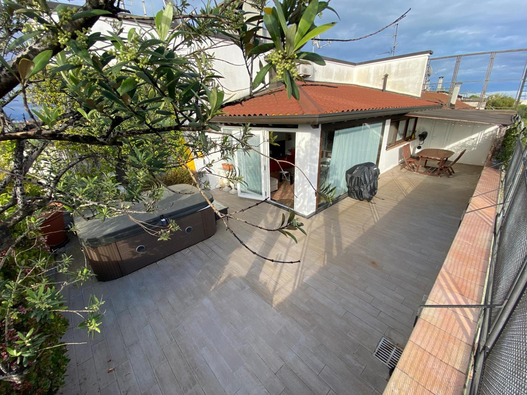 Rooftop Terrace - Elegante Attico Con Idromassaggio * Milan