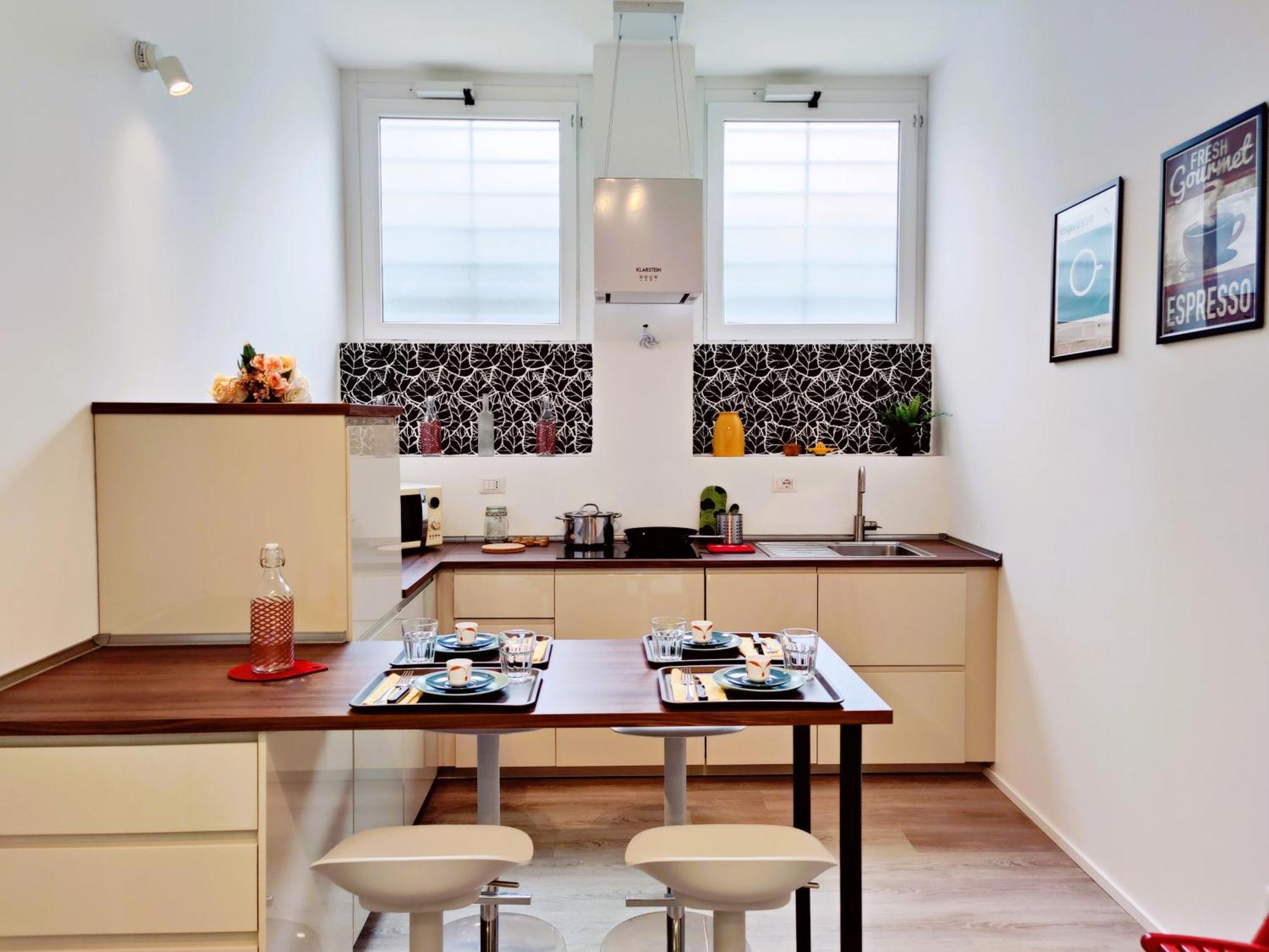 Apartment Lussuoso Quadrilocale In Piazza Tricolore Milan
