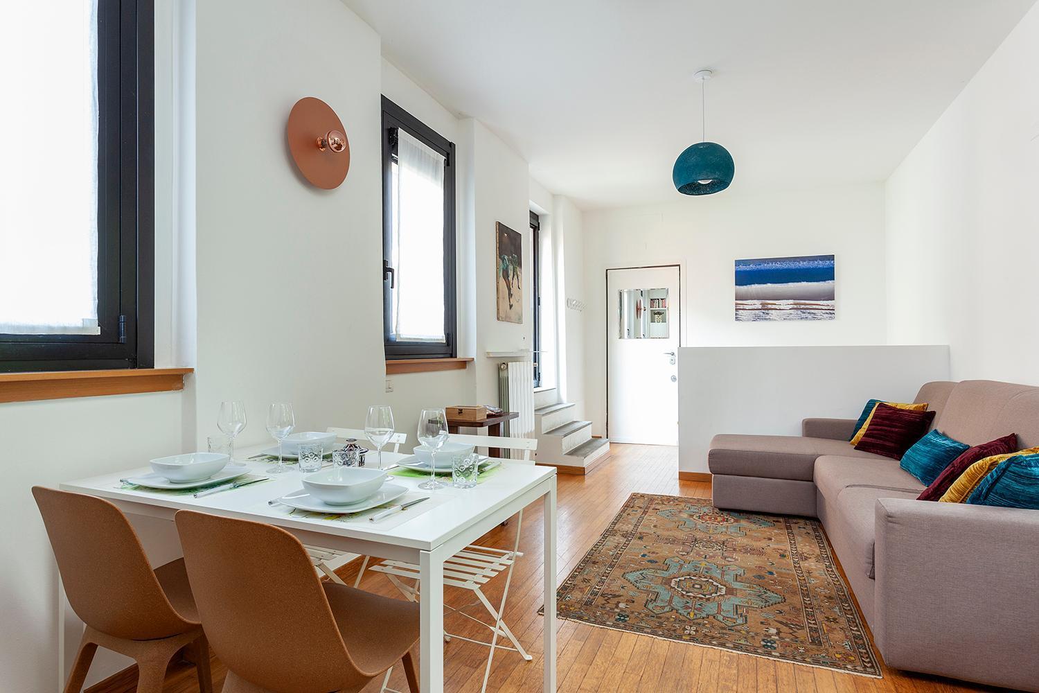 Duplex Luminoso In Zona Residenziale * Milan