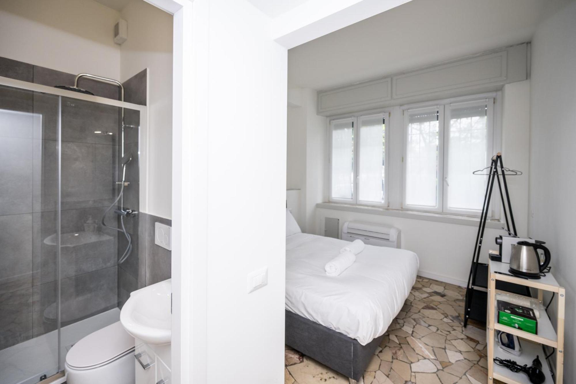 Airguest Pianella Guest house *