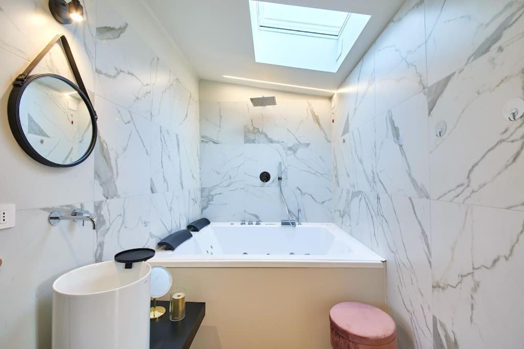 Attico Lussuoso Con Spa A 10 Min Dal Duomo Appartamento *