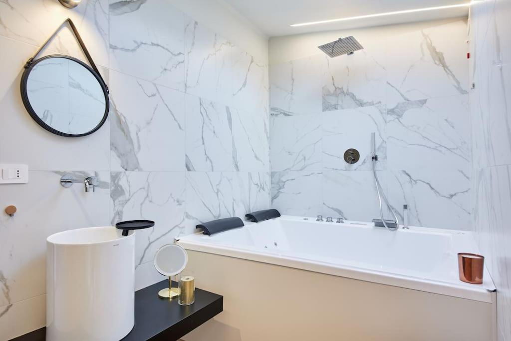 Attico Lussuoso Con Spa A 10 Min Dal Duomo Appartamento