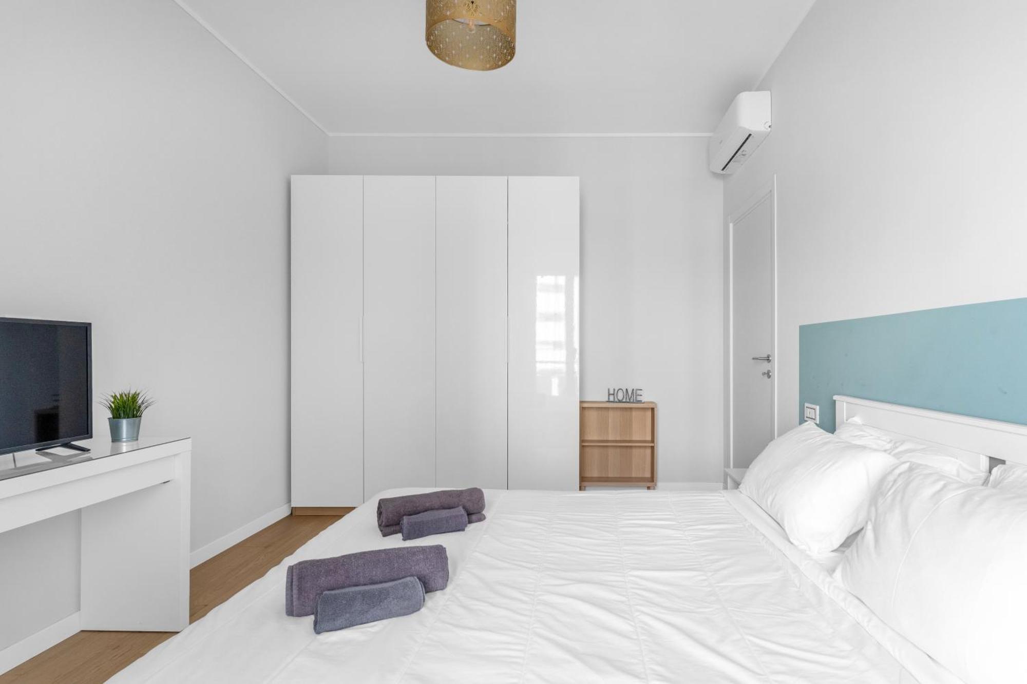 Sil5 - Bright - Luxury Milan