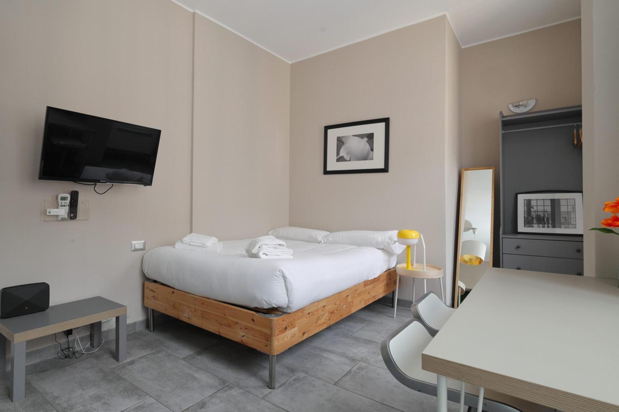Apartment Station 33 Via Sammartini Milan
