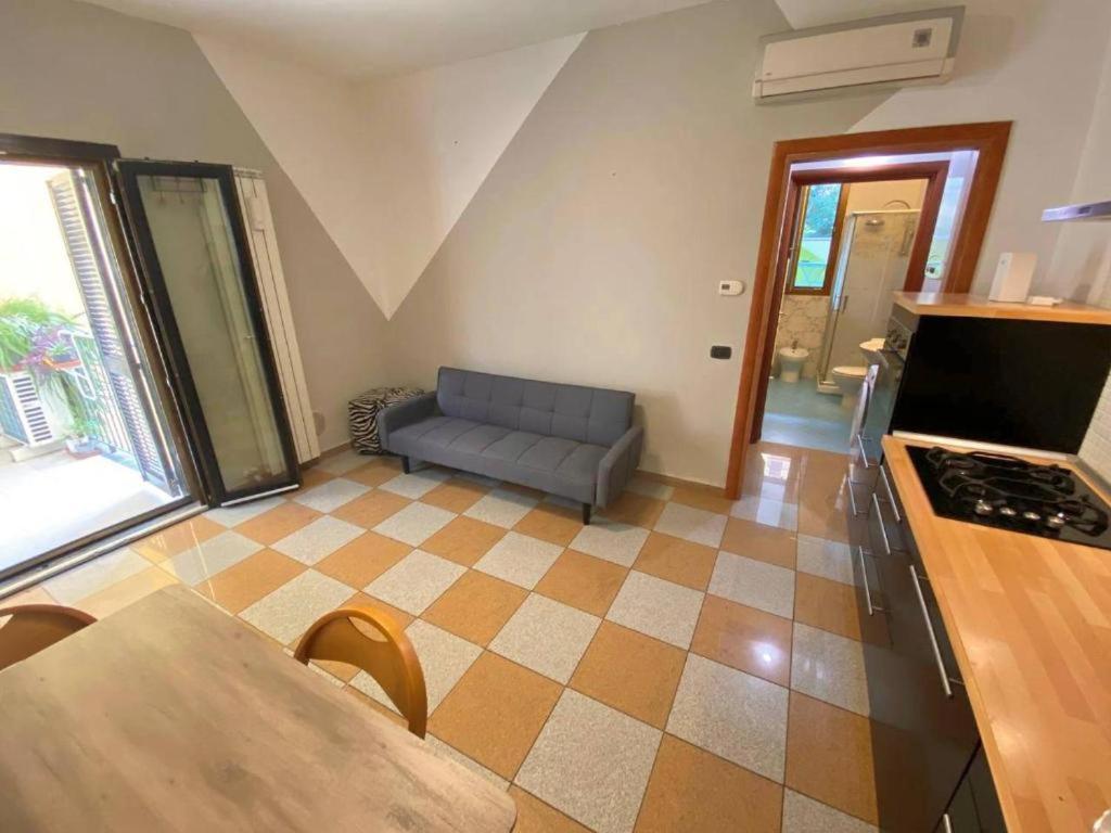 Conte Rosso House, Con Doppia Terrazza In Coorte Tranquilla A Due Passi Da Stazione E Metropolitana Lambrate Apartment