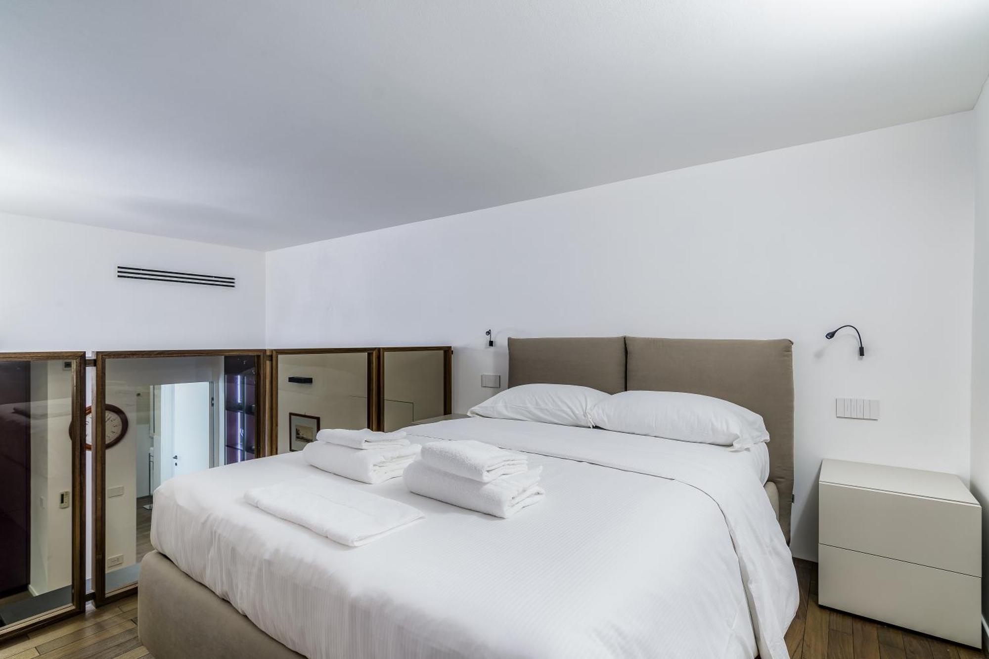 Luxury Duplex Corso Magenta 4pax-wifi-tasso Apartment