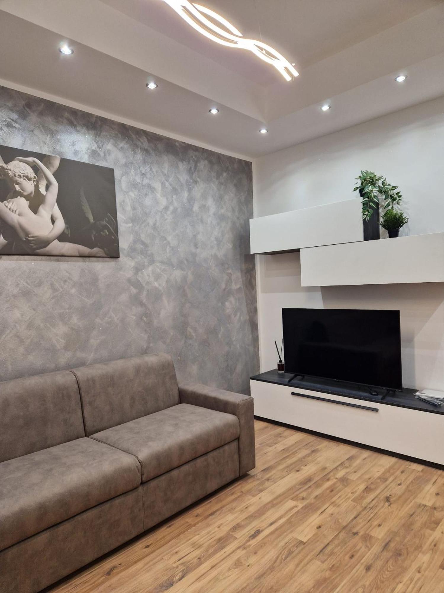 N&ghomesweethome Canova Accogliente - Affari Milan
